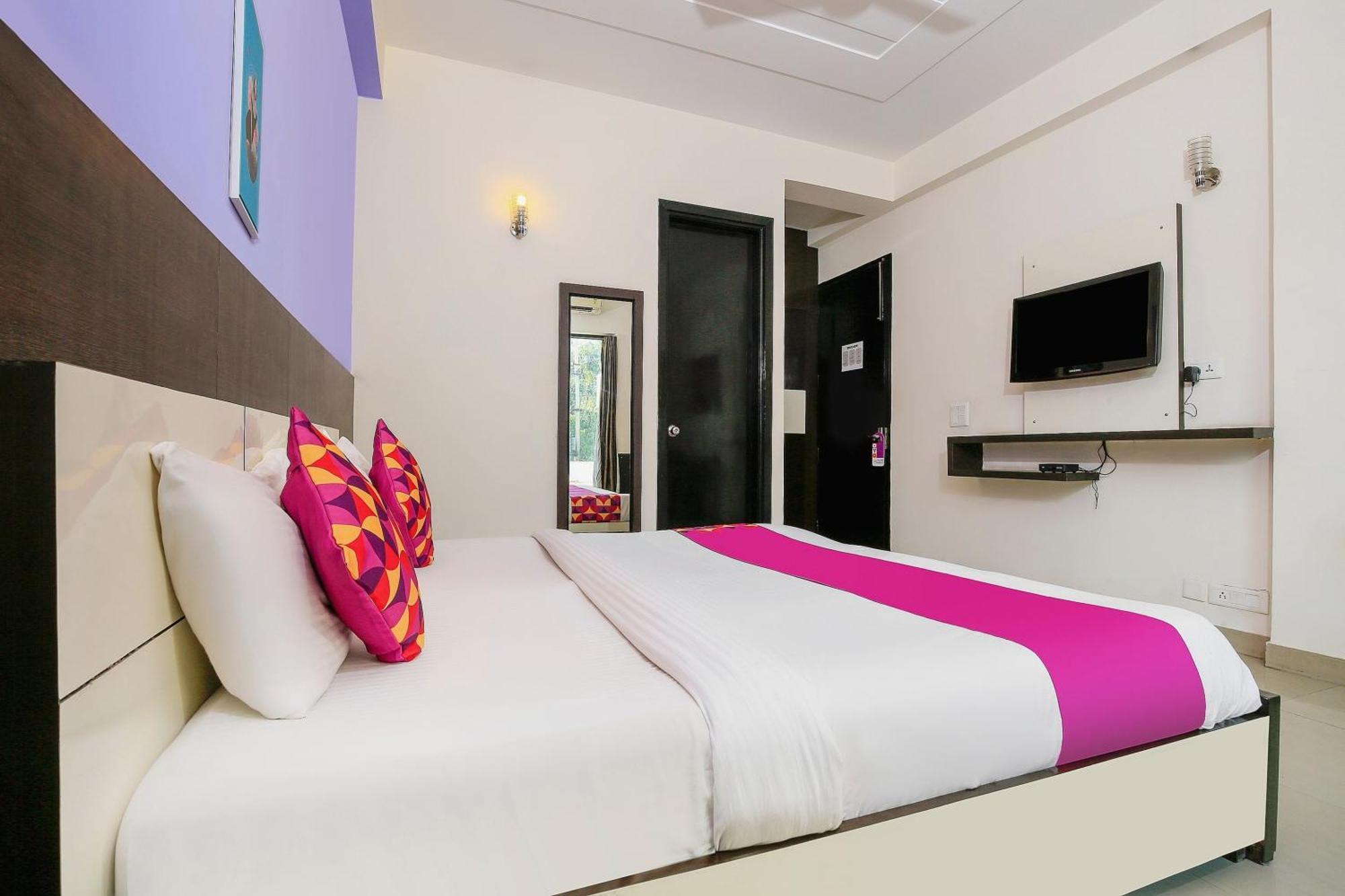 Hotel O Golf Stays Near Aravali Biodiversity Park Gurgaon Esterno foto