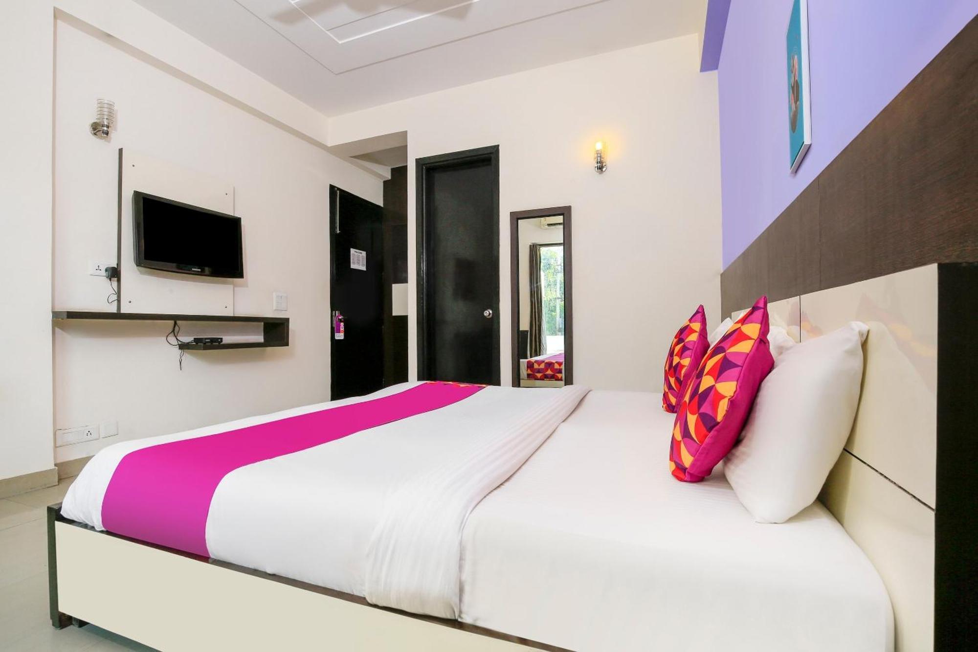 Hotel O Golf Stays Near Aravali Biodiversity Park Gurgaon Esterno foto