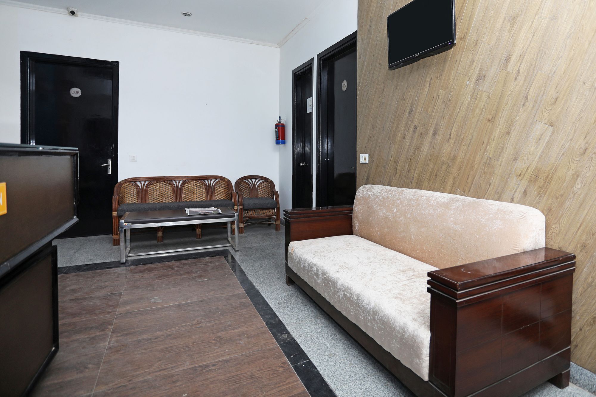 Hotel O Golf Stays Near Aravali Biodiversity Park Gurgaon Esterno foto